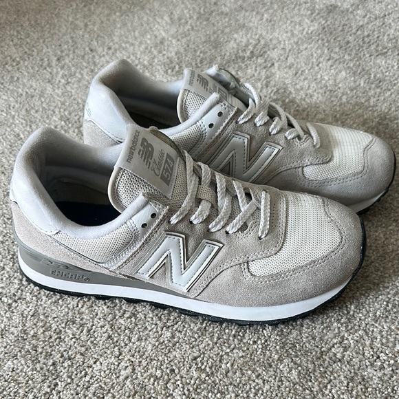 New Balance Women's 574 Core Sneaker - Picture 2 of 8